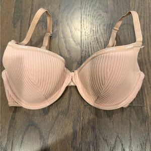 Lounge T-Shirt Bra 32D